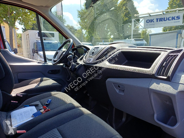 عربة نفعية Ford TRANSIT