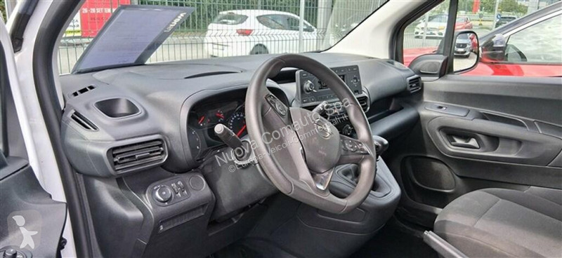 Veicolo commerciale Opel IV