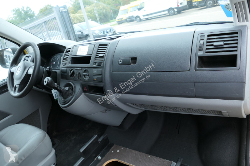 Véhicule utilitaire Volkswagen T5 Transporter...