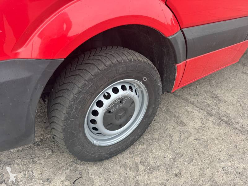 Samochód dostawczy Mercedes