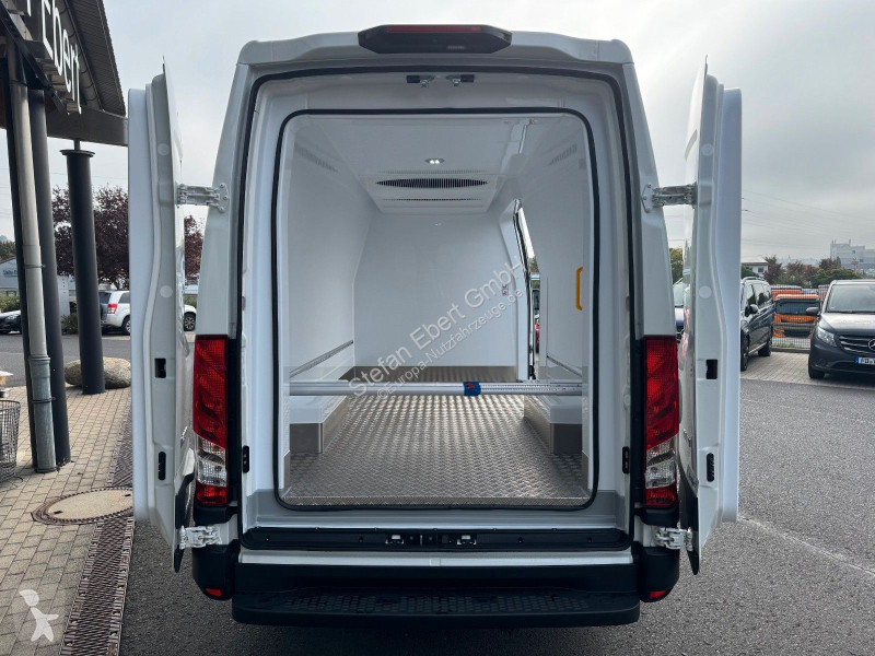 عربة نفعية Iveco 35S16 A8...