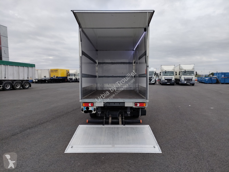 Samochód dostawczy Nissan CHASSIS CABINE