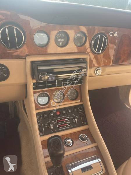 Samochód dostawczy Bentley