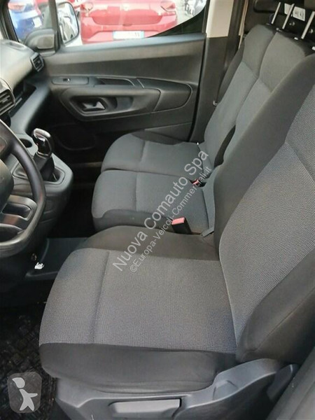 Véhicule utilitaire Toyota
