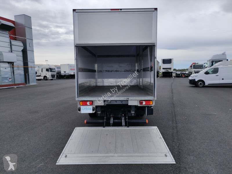Samochód dostawczy Nissan 20M3 145 CV HAYON...