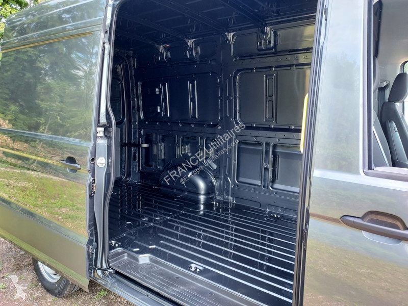 عربة نفعية Volkswagen CRAFTER FG BVA GRIS FONCÉ...