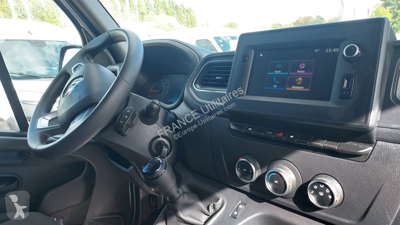 Véhicule utilitaire Renault MASTER III FG F3300...