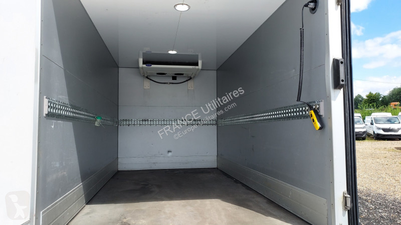 Véhicule utilitaire Iveco DAILY FRIGO RTE/SECT...