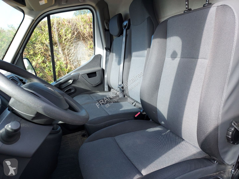 Véhicule utilitaire Renault MASTER III FG F3300...