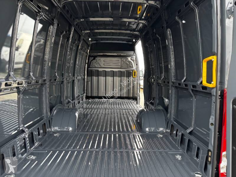 عربة نفعية Iveco
