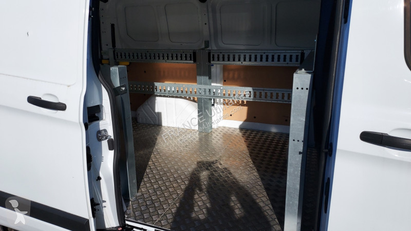 Véhicule utilitaire Ford TRANSIT CUSTOM FG 300...