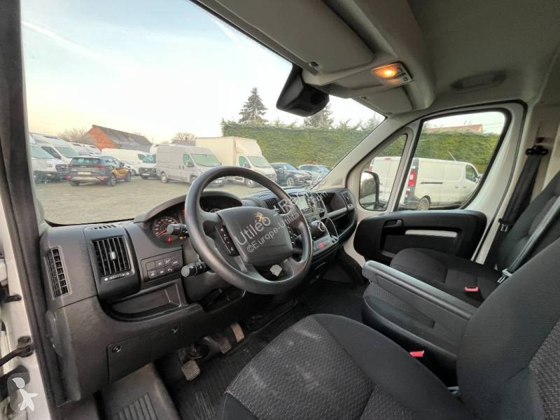 Véhicule utilitaire Peugeot