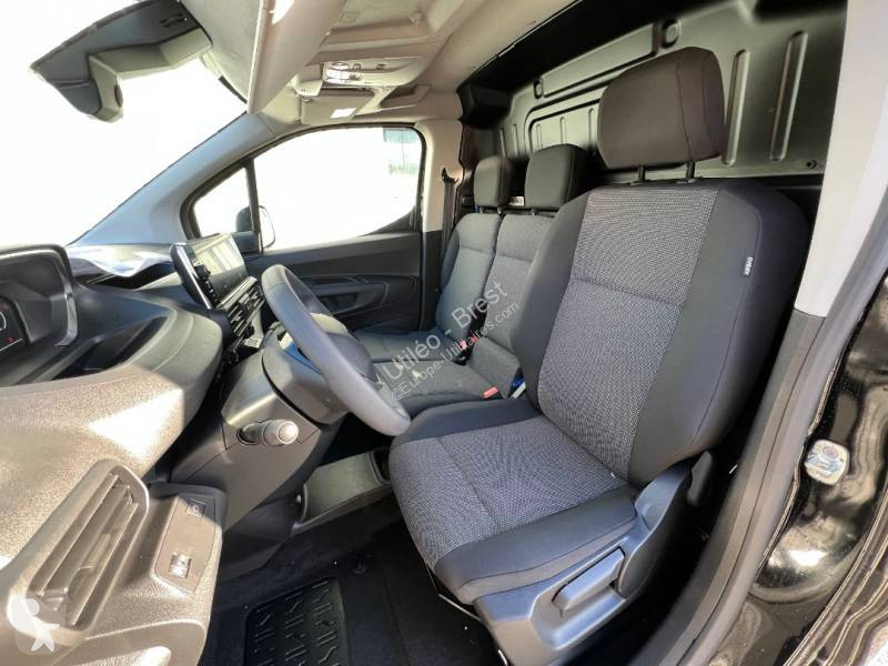 عربة نفعية Peugeot