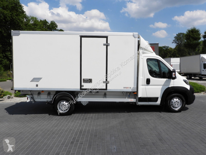 Samochód dostawczy Peugeot  BOXER