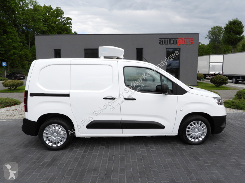 Véhicule utilitaire Toyota CITY