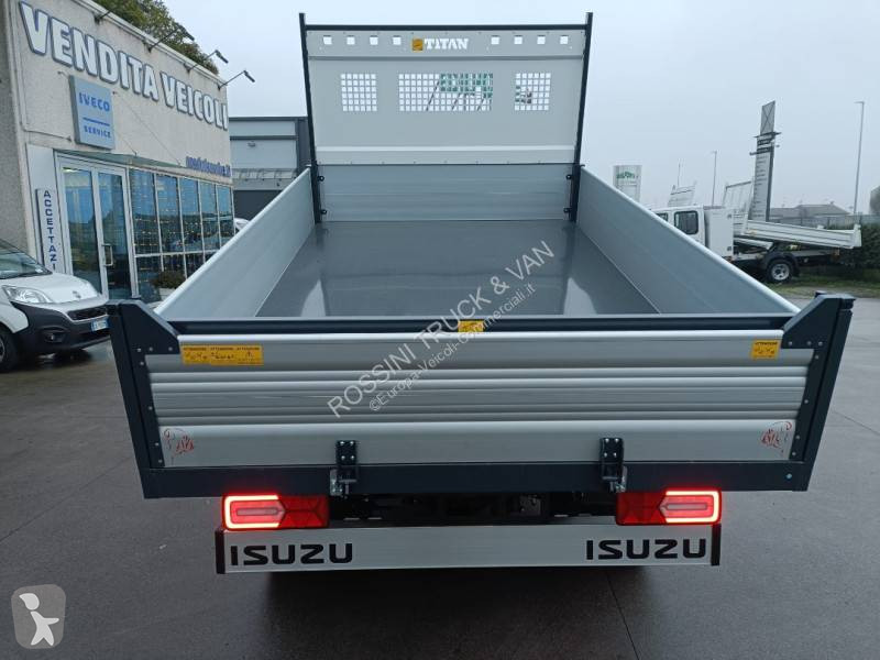Samochód dostawczy Isuzu