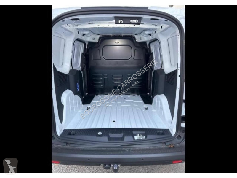 Véhicule utilitaire Ford TRANSIT...