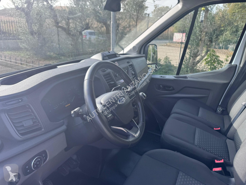 Véhicule utilitaire Ford