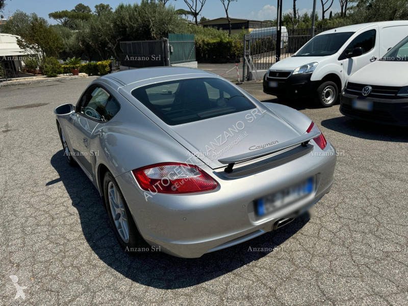 Samochód dostawczy Porsche Cayman Coupe