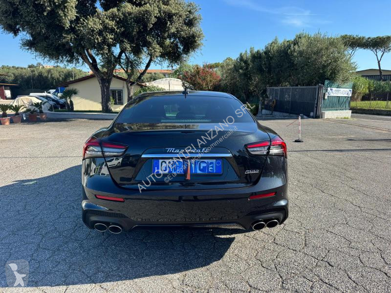 Furgoneta Maserati 330 CV MHEV IBRIDA