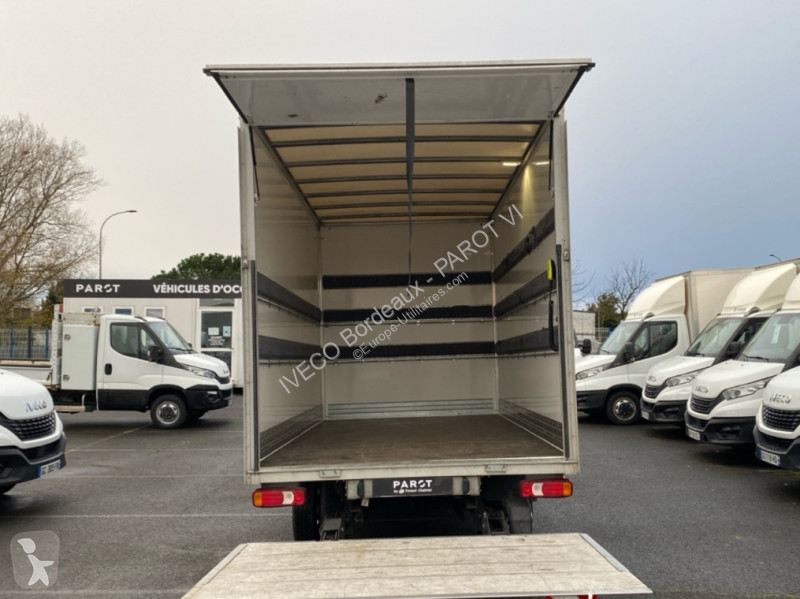 Коммерческий автомобиль Iveco 35C16H3.0...