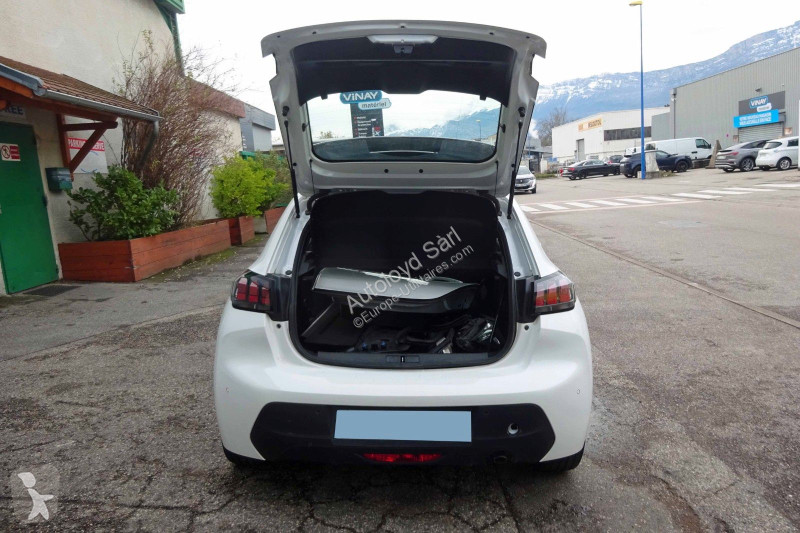 عربة نفعية Peugeot 1,2 PURETECH 100