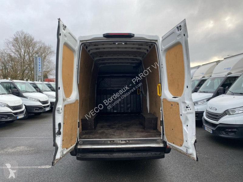 عربة نفعية Iveco 35S14H V12
