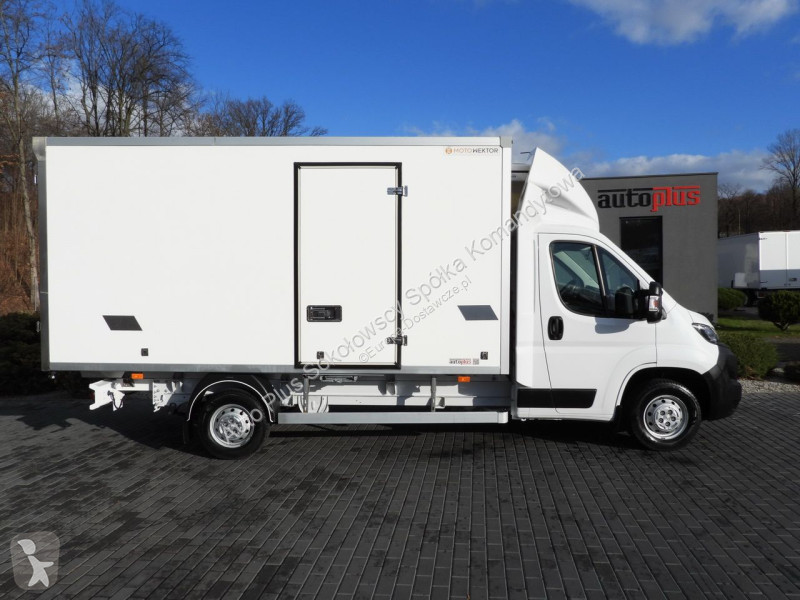 Samochód dostawczy Peugeot  BOXER