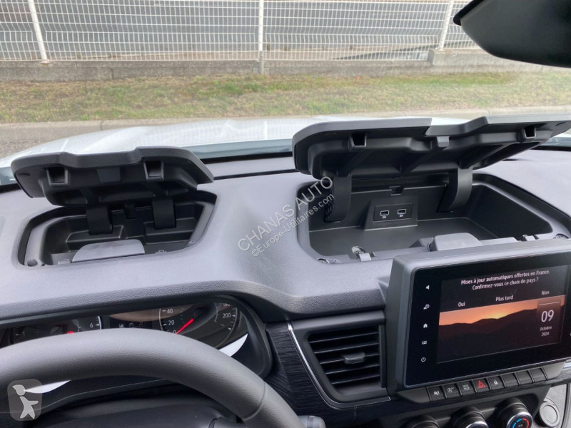 Véhicule utilitaire Renault L2H1 3T BLUE DCI...