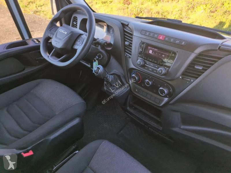 Véhicule utilitaire Iveco CCb 35C16H3.0...