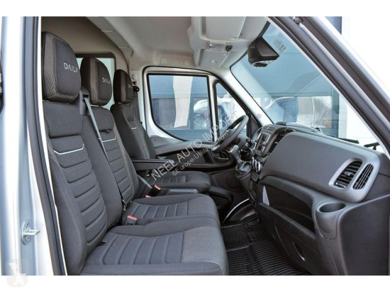 Véhicule utilitaire Iveco DAILY L4H2 DOUBLE...