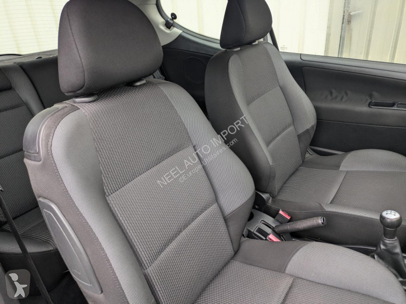 عربة نفعية Peugeot 207 1.6 HDI 92CH 3P BVM5