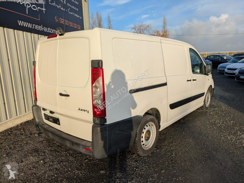 Véhicule utilitaire Citroën JUMPY II L2H1 1.6...