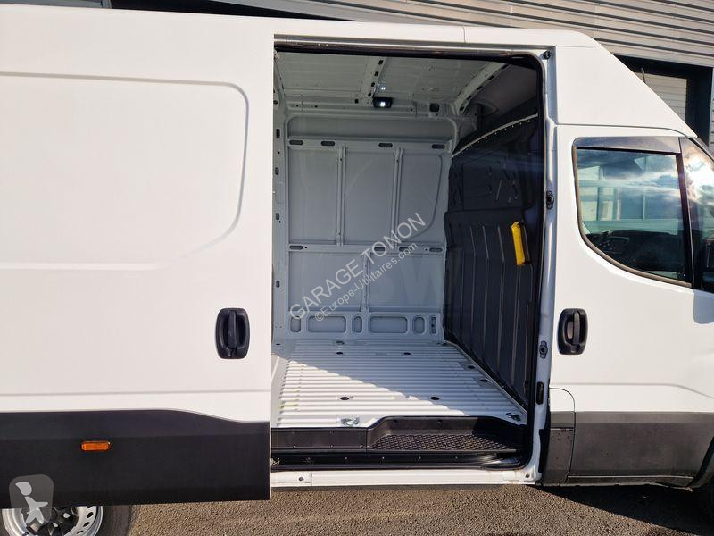 Véhicule utilitaire Iveco 35S14 GAZ GNC + ESSENCE