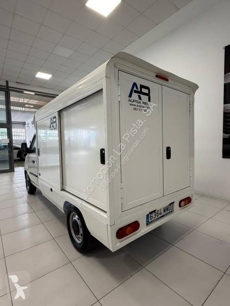 Véhicule utilitaire Piaggio NP6