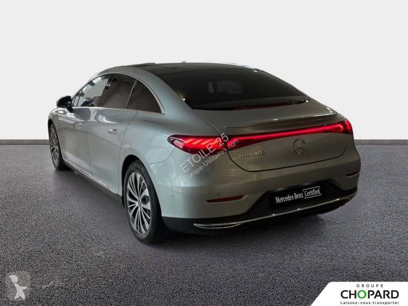 عربة نفعية Mercedes EQE 300