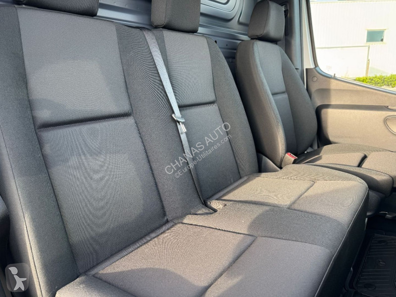 Véhicule utilitaire Mercedes 317 CDI 37 3.5T...