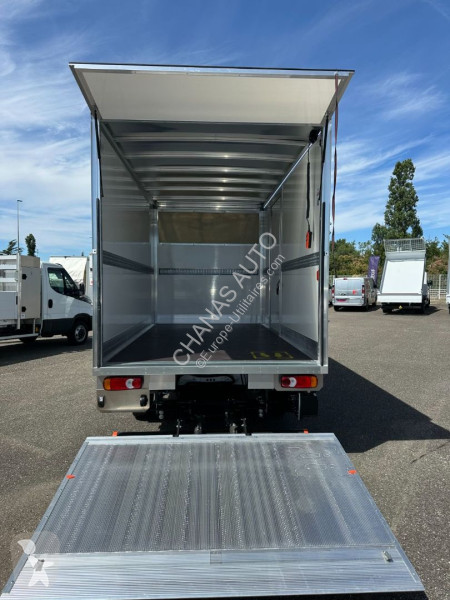 Véhicule utilitaire Renault 170CV HAYON 20M3...