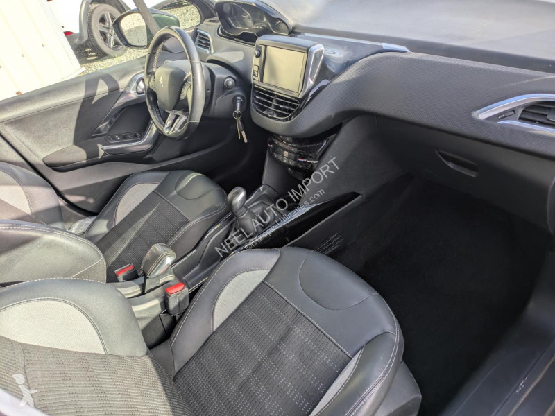Peugeot 2008 ALLURE 82CH BVM5 Transporter