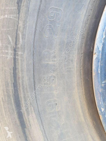 Véhicule utilitaire Michelin 29.5 R29 Michelin...