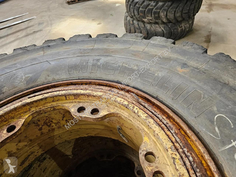 Furgoneta Michelin 18.00 R33