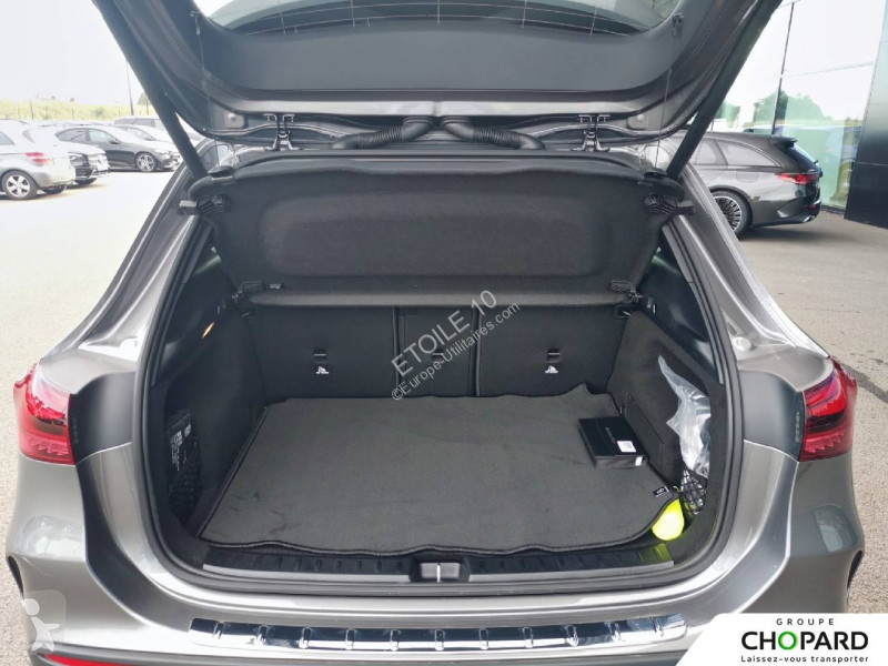 عربة نفعية Mercedes GLA 200 7G-DCT
