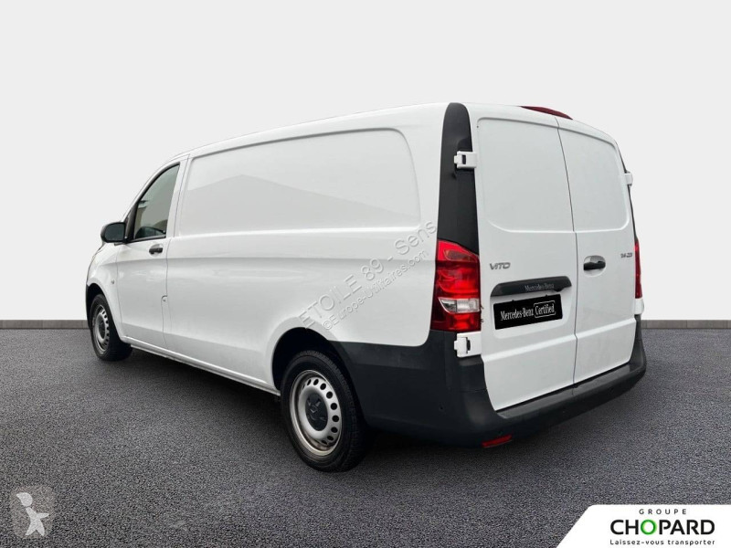 Véhicule utilitaire Mercedes VITO FOURGON 114...
