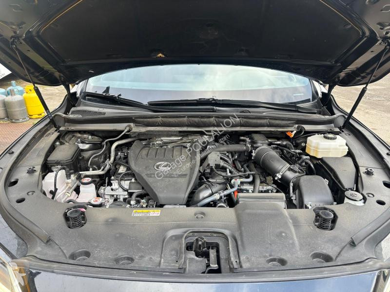 Samochód dostawczy Lexus 500H