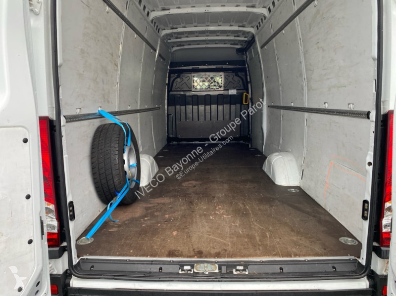 Nyttofordon Iveco 35S16H V16