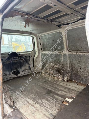 عربة نفعية Volkswagen T5