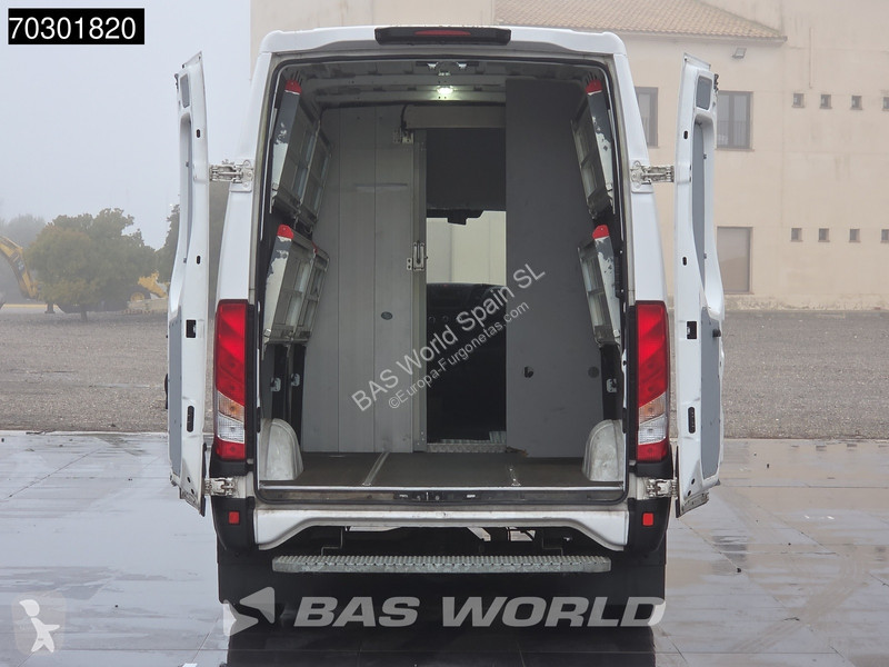 Furgoneta Iveco 35S12 L2H2 - Capacidad de...