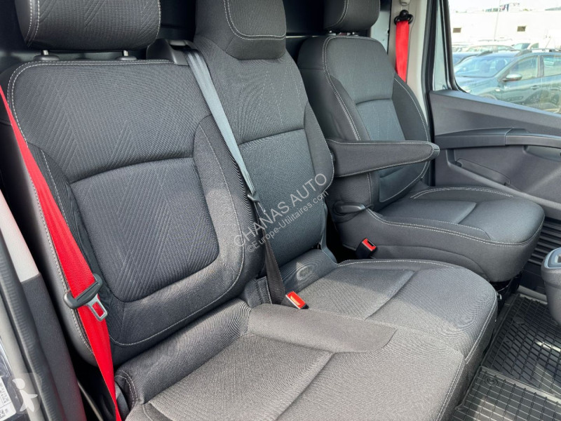 Véhicule utilitaire Renault L2H1 3T BLUE DCI...