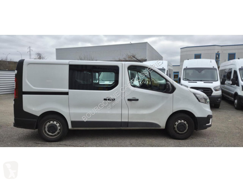 Véhicule utilitaire Renault TRAFIC L1H1 3000 Kg...