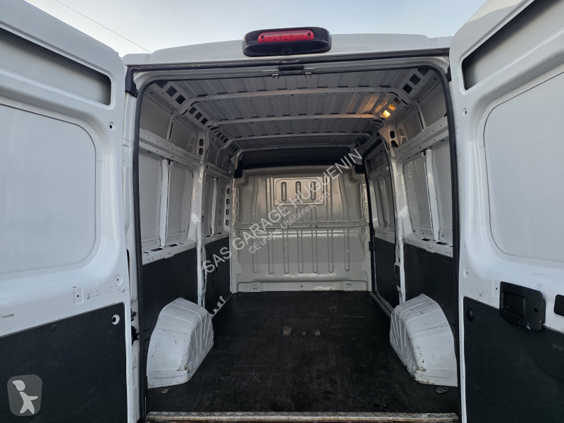عربة نفعية Peugeot BOXER FG 330 L2H2 2.2...